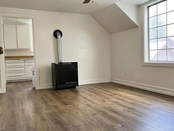 2nd image of 1611 North St