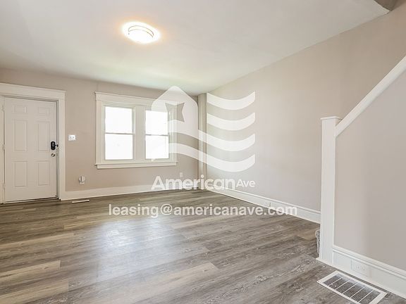 1194399_003_living_room_13800614.jpg