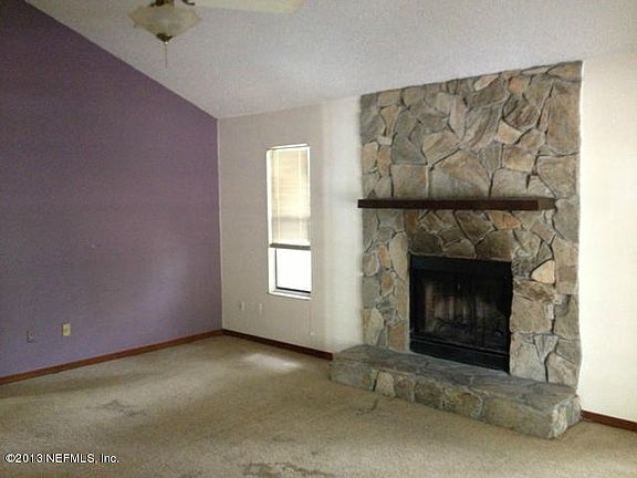2nd image of 2562 Sandlewood Cir