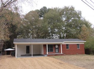 223 River Rd, Grenada, MS 38901