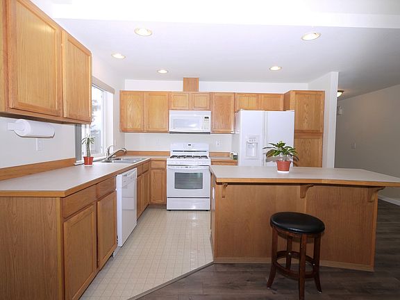 2nd image of 13416 96th Ave E
