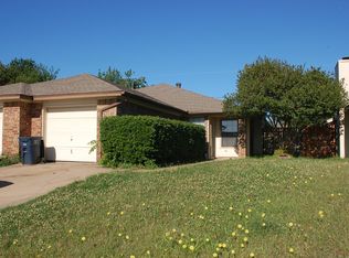 946 Irene St, Burleson, TX 76028