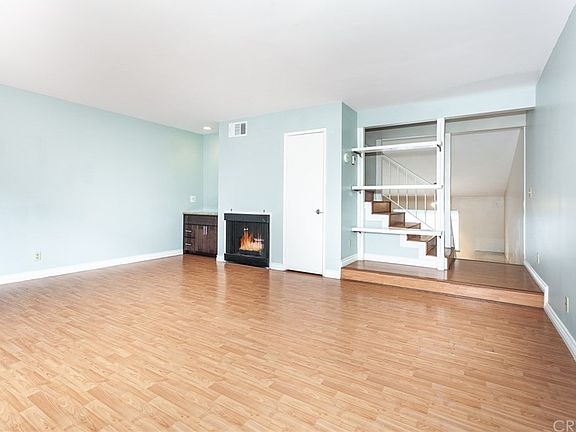 5th image of 5461 Newcastle Ave APT 15