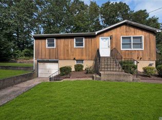 106 Locust Dr, Rocky Point, NY 11778