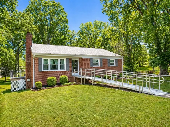 706 Jefferson St, Boydton, VA 23917