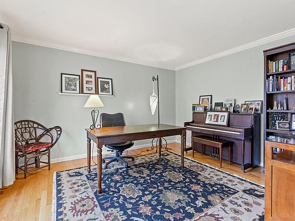 4th image of 1432 Glenview Dr