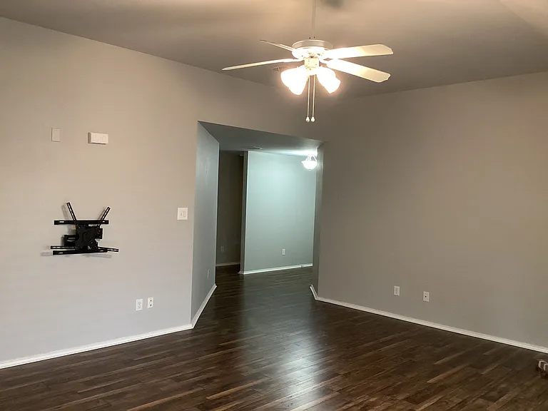 4204 Silverwood Trl — Photo 3