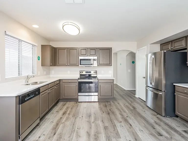 11834 W Sunnyside Dr — Photo 7