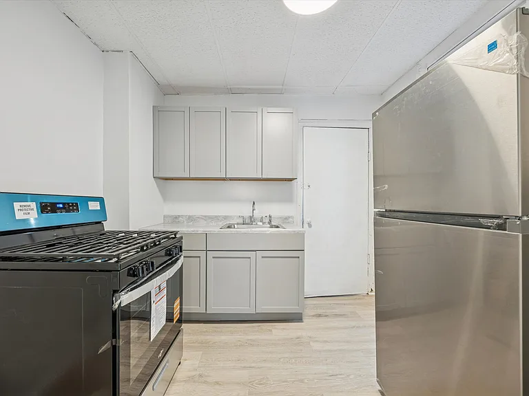 6033 Kershaw St — Photo 5