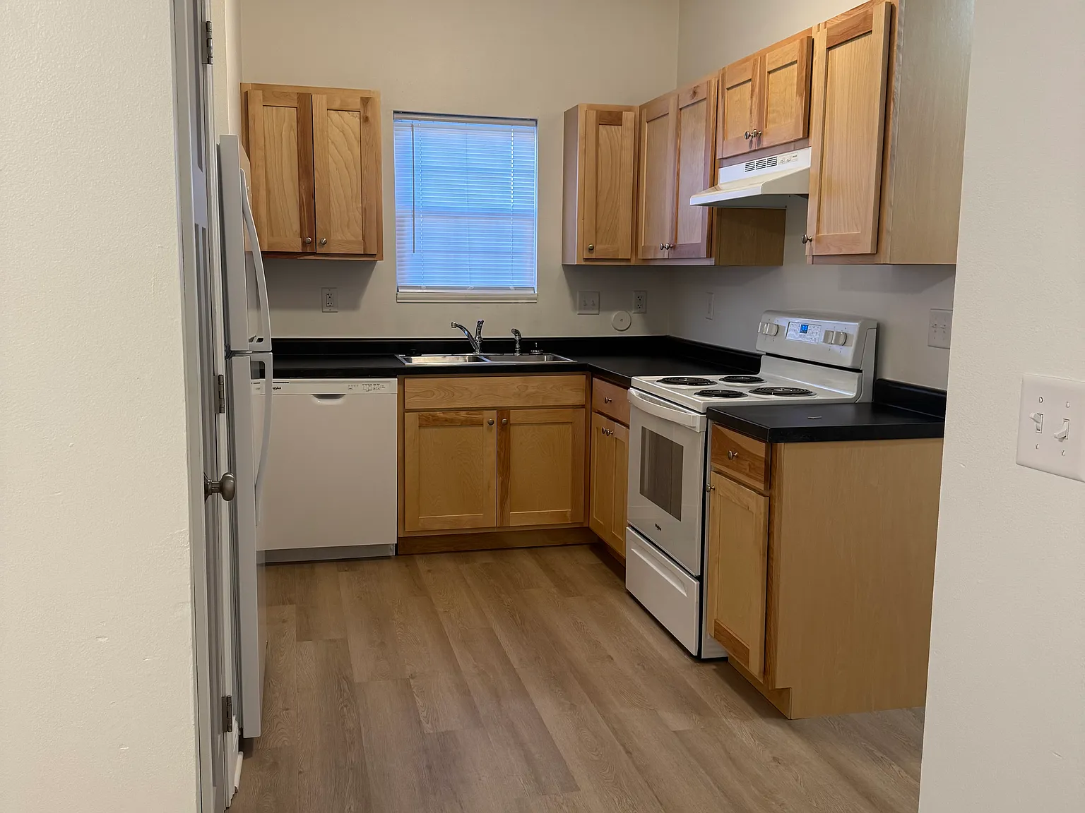 3 bed, 913 sqft, $1,050 — Photo 4