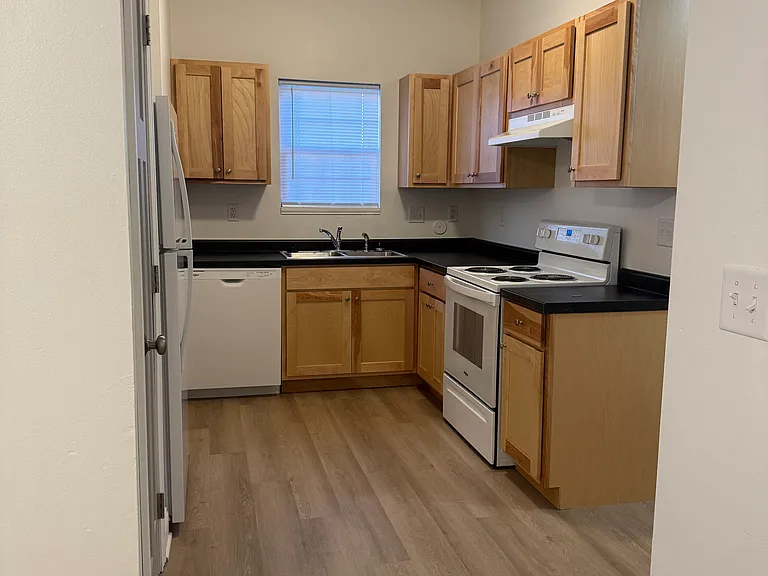 109 National Dr #204 — Photo 4