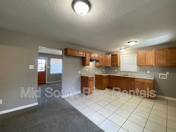 4th image of 3923 Oakshire St