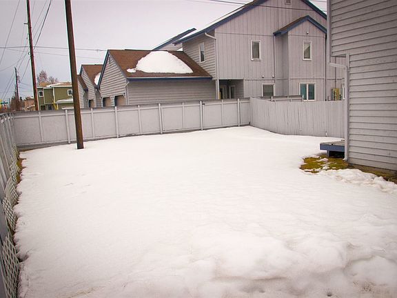 3rd image of 1305 28th Ave