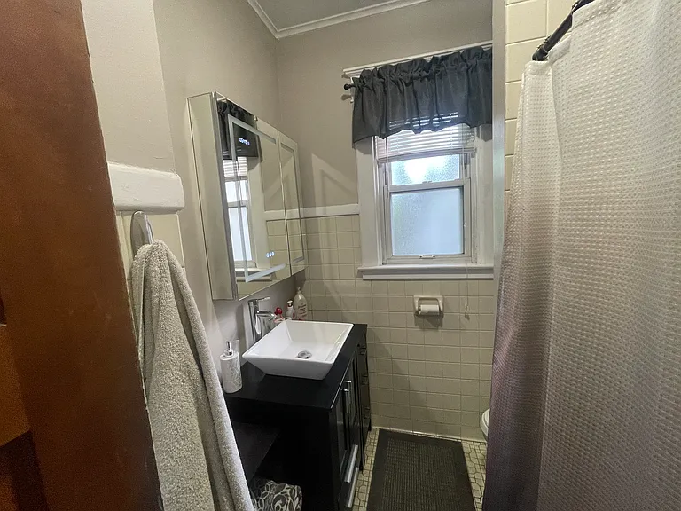 1184 Parkwood Blvd #2 — Photo 9