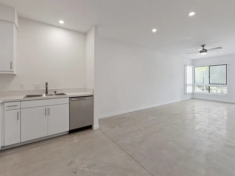 5900 Severin Dr — Photo 45