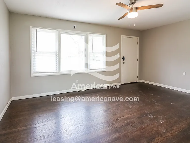 865772_003_living_room_13665177.jpg