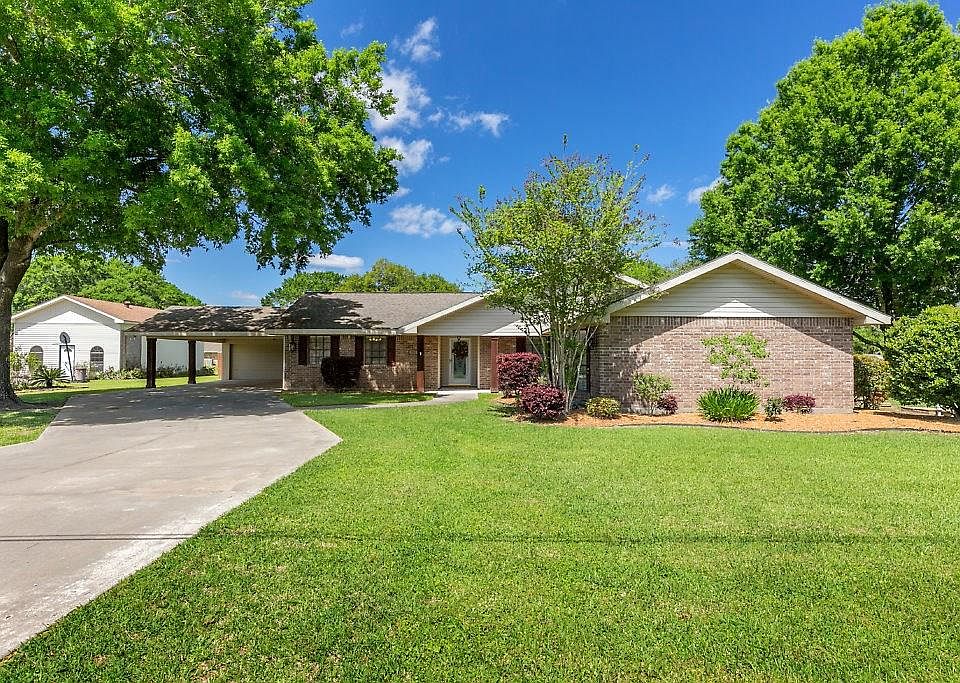 1st image of 502 S Lake Court Dr
