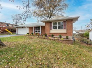 2239 Westglen Park Dr, Maryland Heights, MO 63043