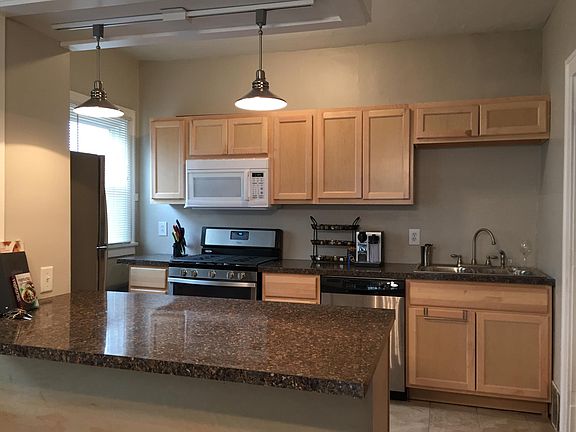 5th image of 610 Lafayette Ave SE APT 3