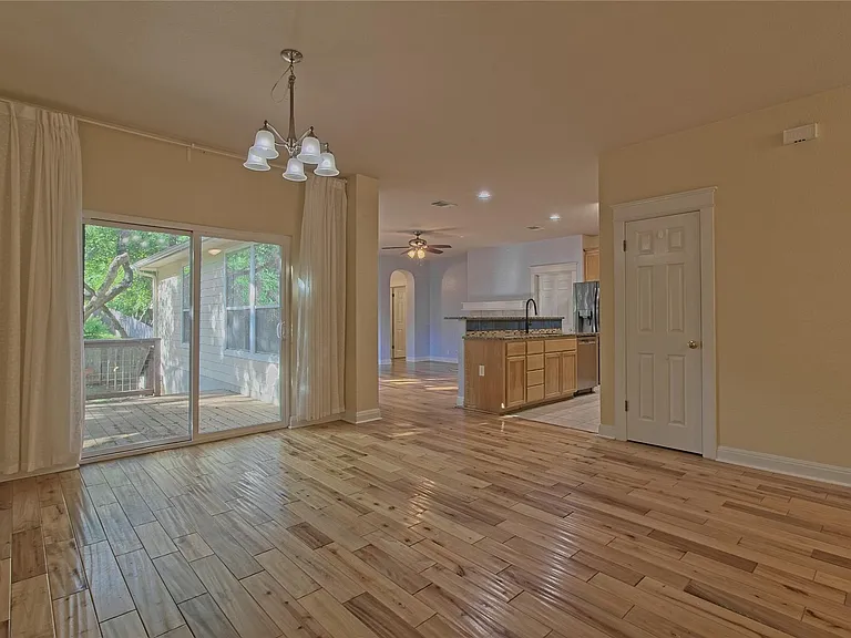 610 Palo Alto Ln — Photo 10