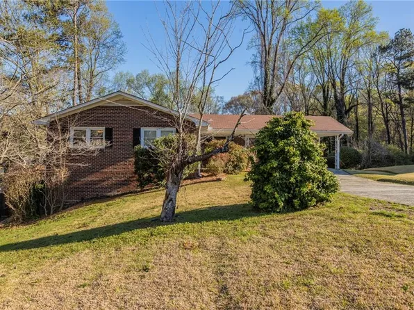 761 Caron Cir NW, Atlanta, GA 30318