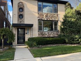 5400 W Dakin St, Chicago, IL