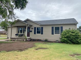 810 N 8th St, Fairview, OK 73737