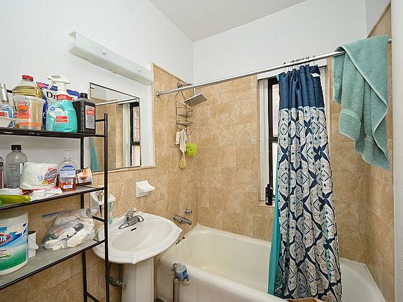 4th image of 8344 Lefferts Blvd APT 3C