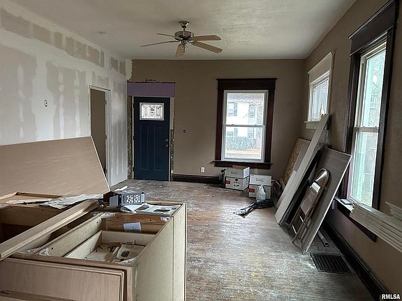 5th image of 1926 Myrtle St