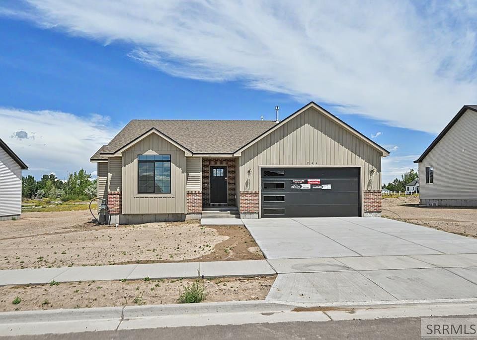 1st image of 946 Montezuma St