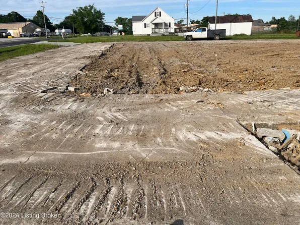 703 W Main St, Clarkson, KY 42726