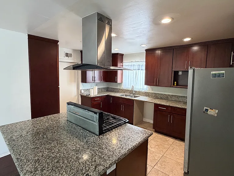 5935 Lake Murray Blvd — Photo 10