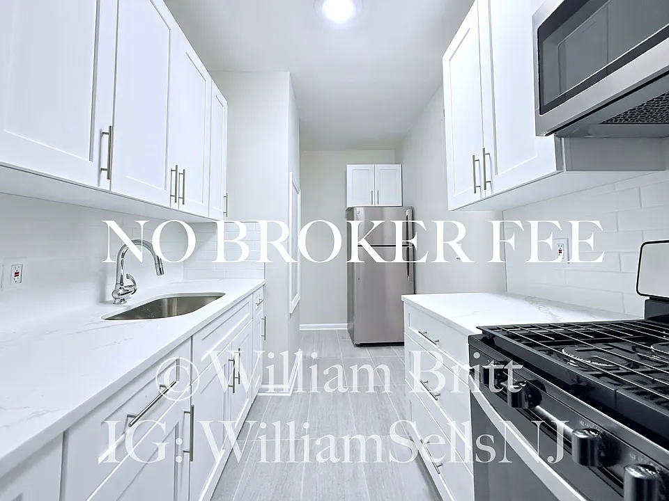125-127 Corbin Ave #404A