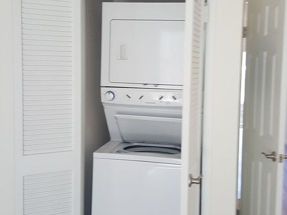 4th image of 4327 Montalvo St