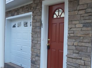 16 Keenan St, Somerset, NJ 08873