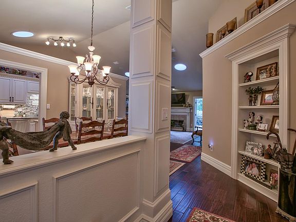 5th image of 176 Sugar Plum Dr