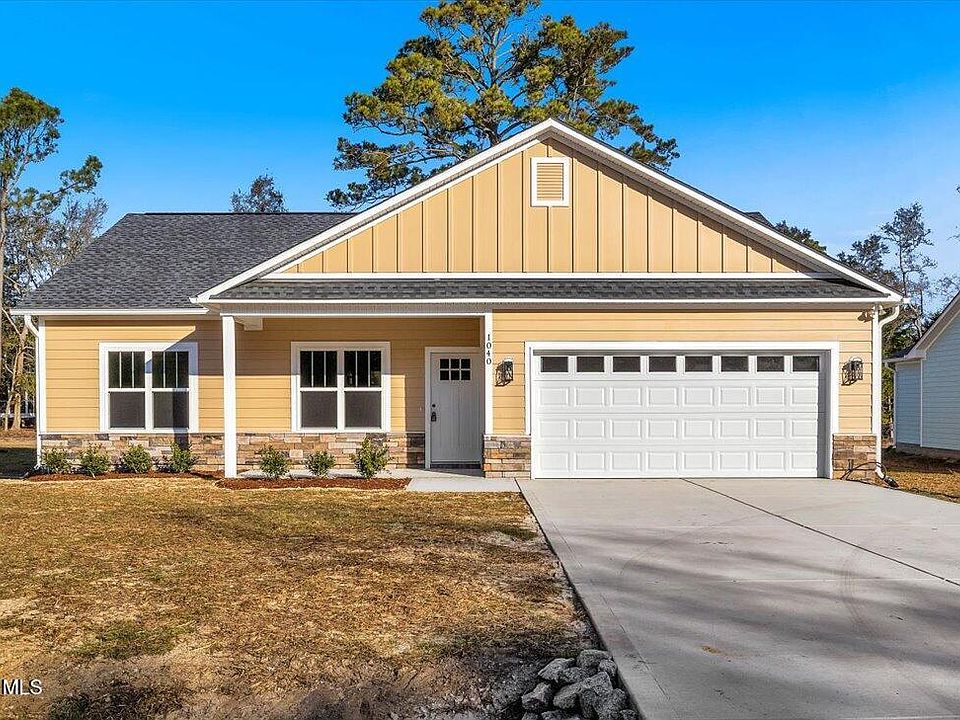 1st image of 1040 Mcilwaine Drive SW