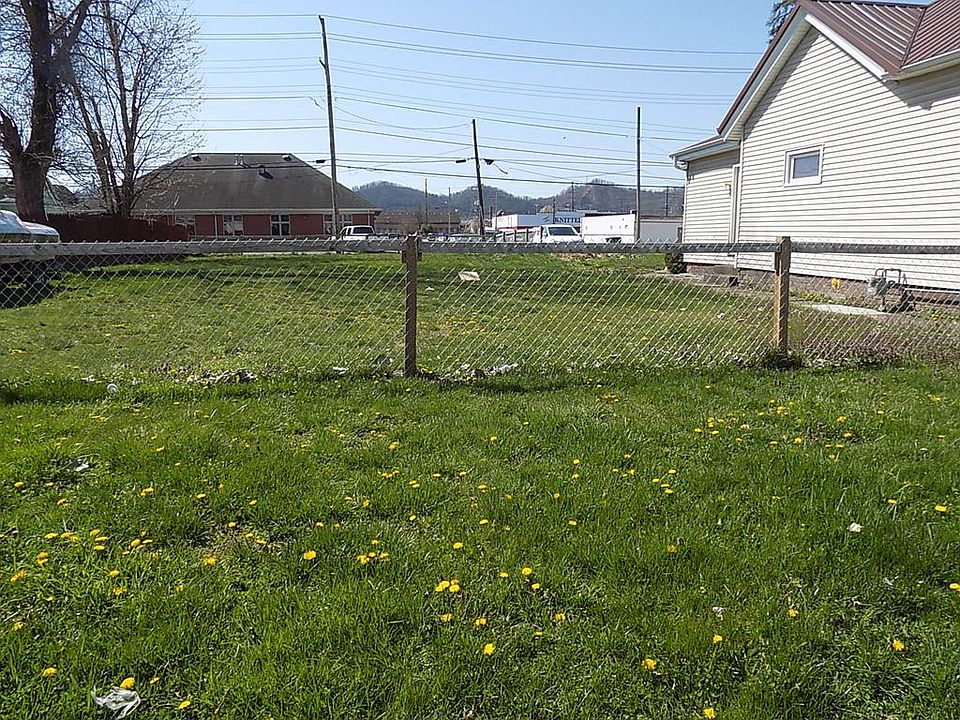2nd image of 1618 12th St