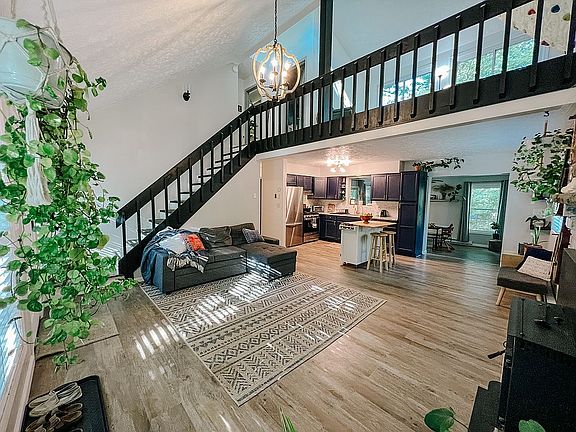 2nd image of 6231 Park Pl