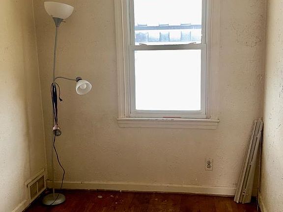 4th image of 515 47th St NE