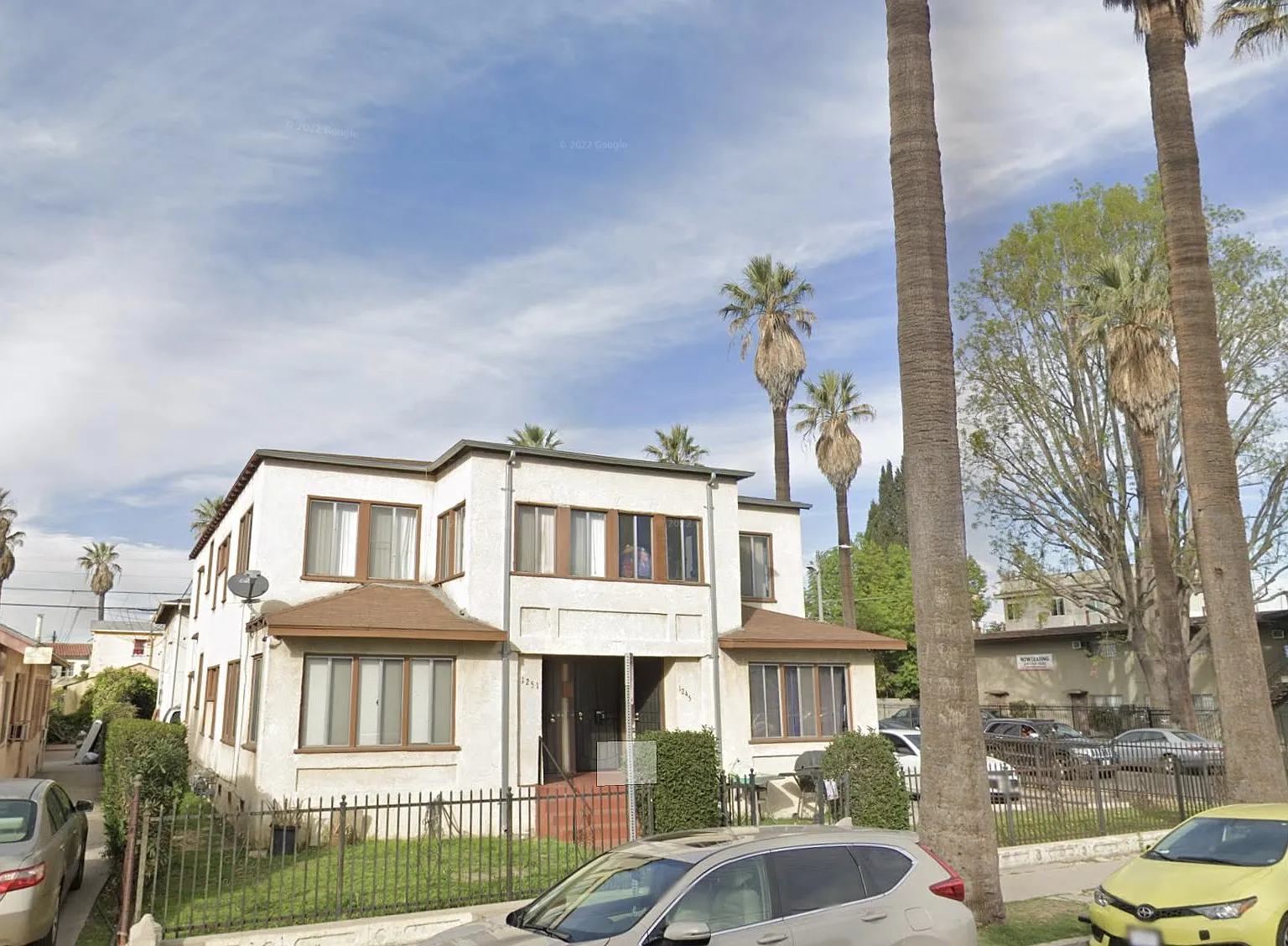 2 bed, 800 sqft, $2,600 — Photo 2