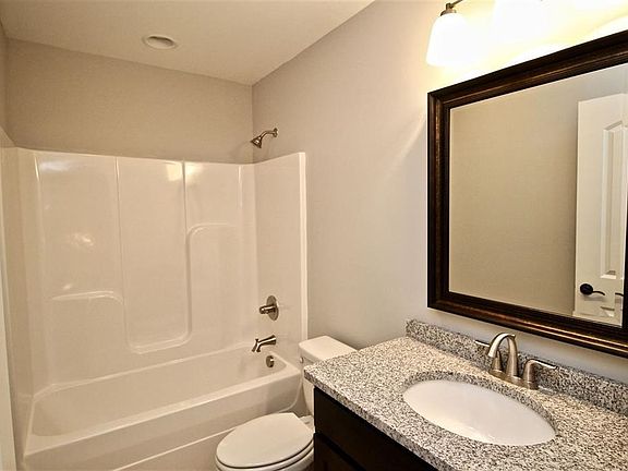 5th image of 418 Cumberland Ridge Ct