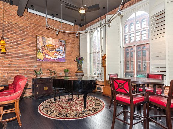 4th image of 207 S Meridian St Unit 2B