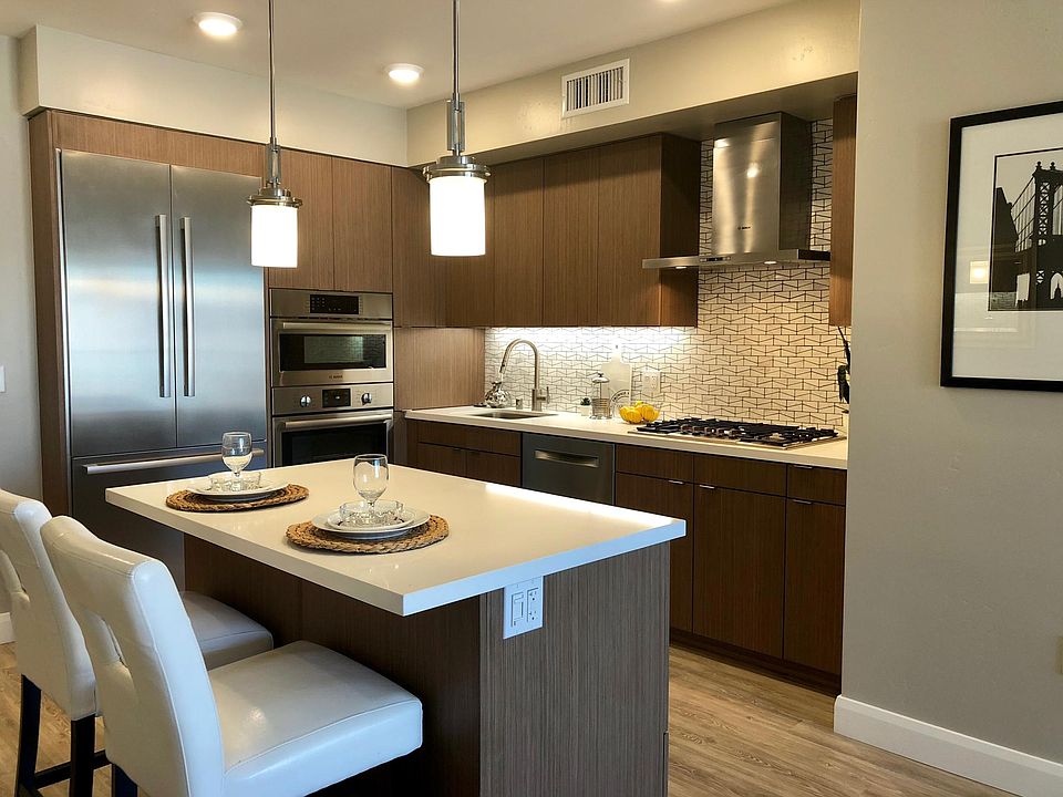 1st image of 1669 Columbia St #614