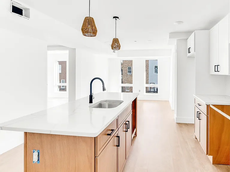 2520 N Front St — Photo 1