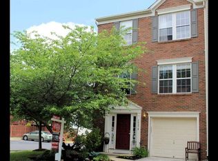 25470 Brickell Dr, Chantilly, VA 20152