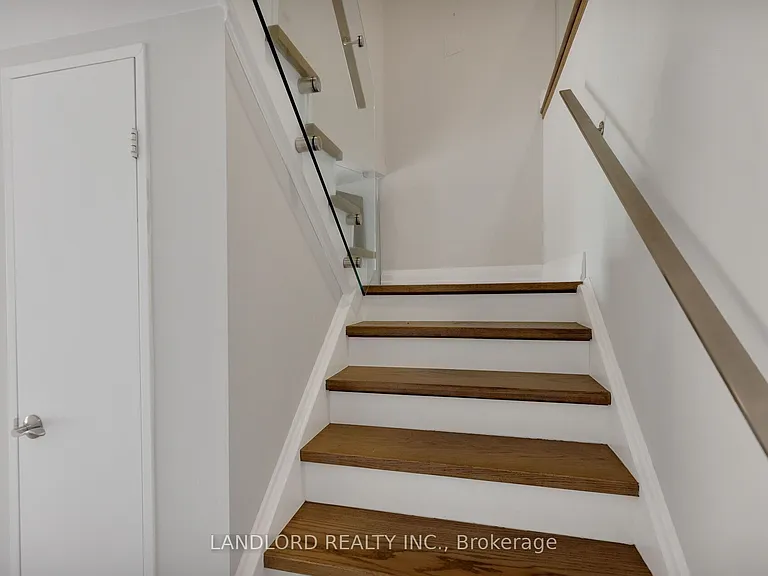 33 Harbour Sq #2208 — Photo 20