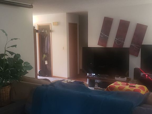 4th image of 1453 Valley View Dr APT A