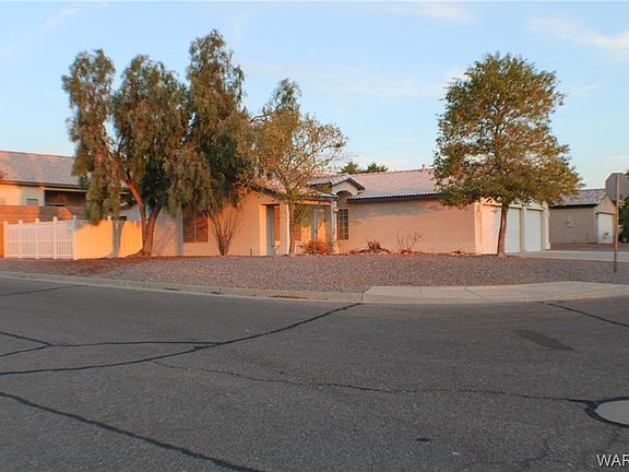 5th image of 4452 S Heather Ave