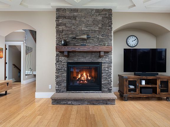 4th image of 1223 NE Regatta Park Rd